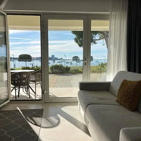 Superior Seaview Apt. With Pool * Umag