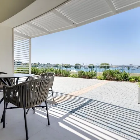Appartement Superior Seaview Apt. With Pool