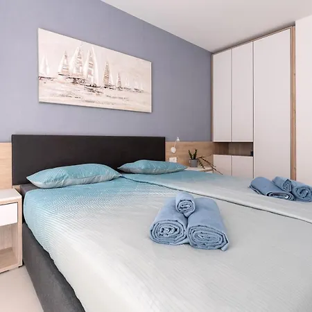 Apartment Superior Seaview Apt. With Pool *